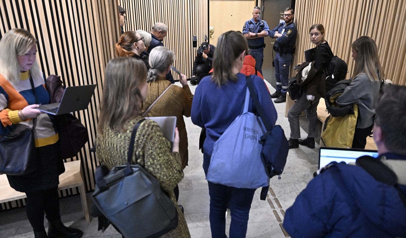 På måndagen inleddes rättegången i Lunds tingsrätt för det föräldrapar som åtalats misstänkta för synnerligen grov misshandel, olaga frihetsberövande och grov fridskränkning av sin dotter. Föräldrarna greps efter att den då sexåriga dottern ankom till akuten i Lund förgiftad av ättika. Foto: Johan Nilsson/TT