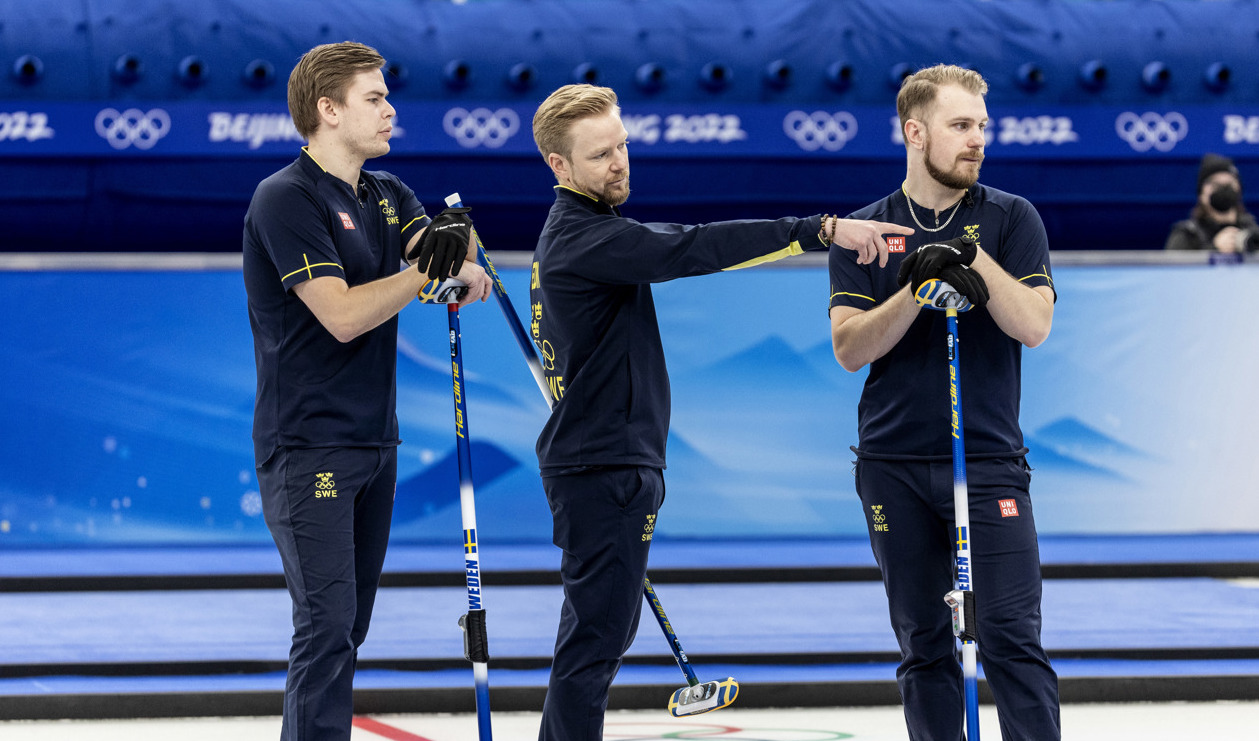 Christoffer Sundgren, Niklas Edin och Rasmus Wranå spelar EM-semifinal mot Italien. Arkivbild. Foto: Christine Olsson/TT