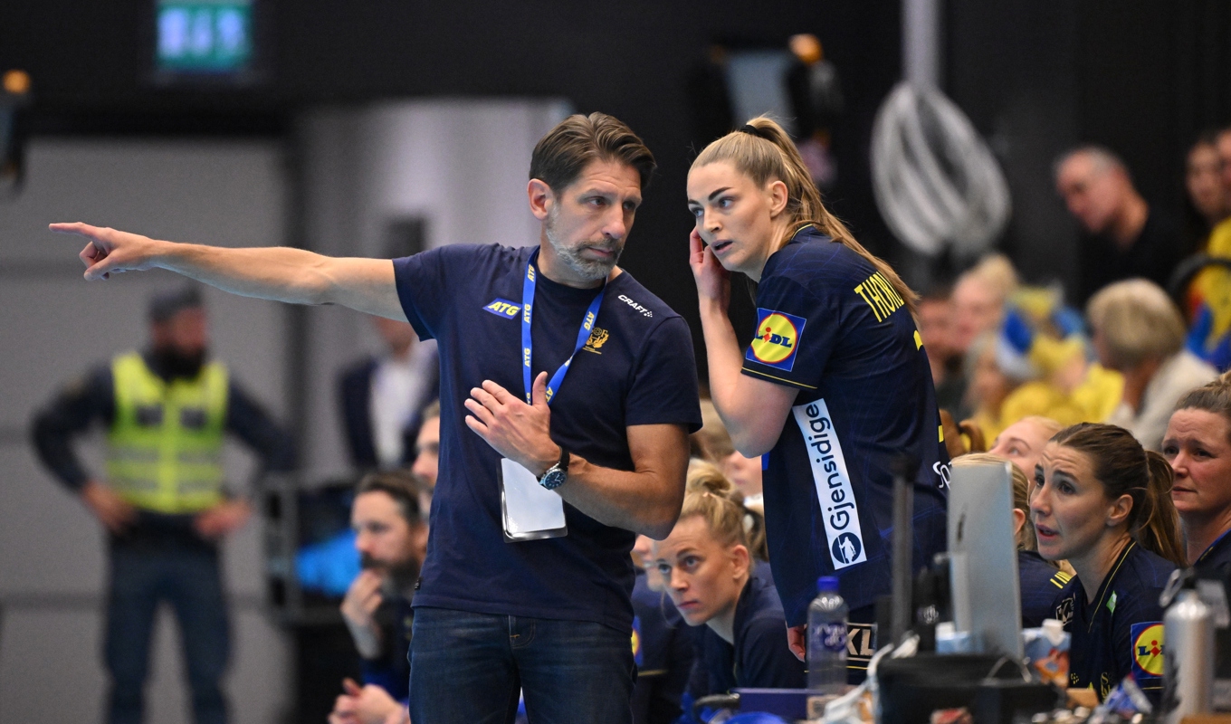 Förbundskapten Tomas Axnér har en del att fundera på inför VM-premiären på hemmaplan. Foto: Johan Nilsson / TT