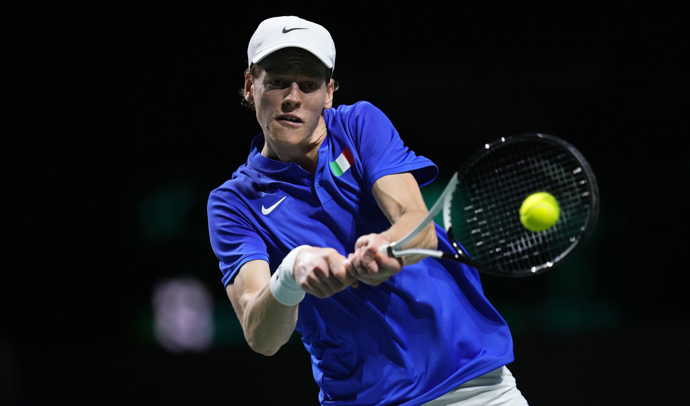 Världsspelaren Jannik Sinner fixade italiensk Davis Cup-seger. Foto: Manu Fernandez/AP/TT