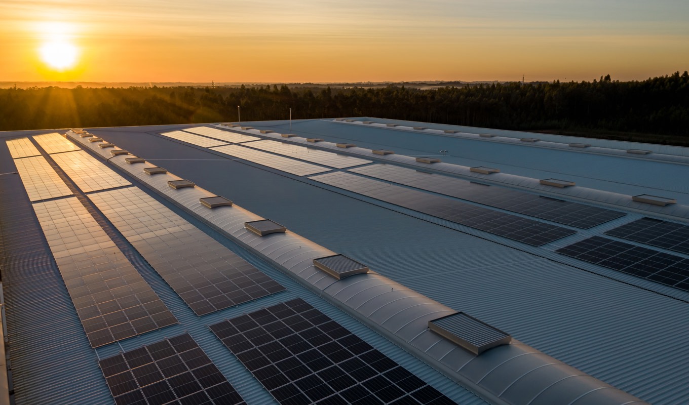 Många företag som säljer solcellsanläggningar får kritik av Konsumentverket för att använda vaga miljöbegrepp vid marknadsföring. Foto: Nuno Marques