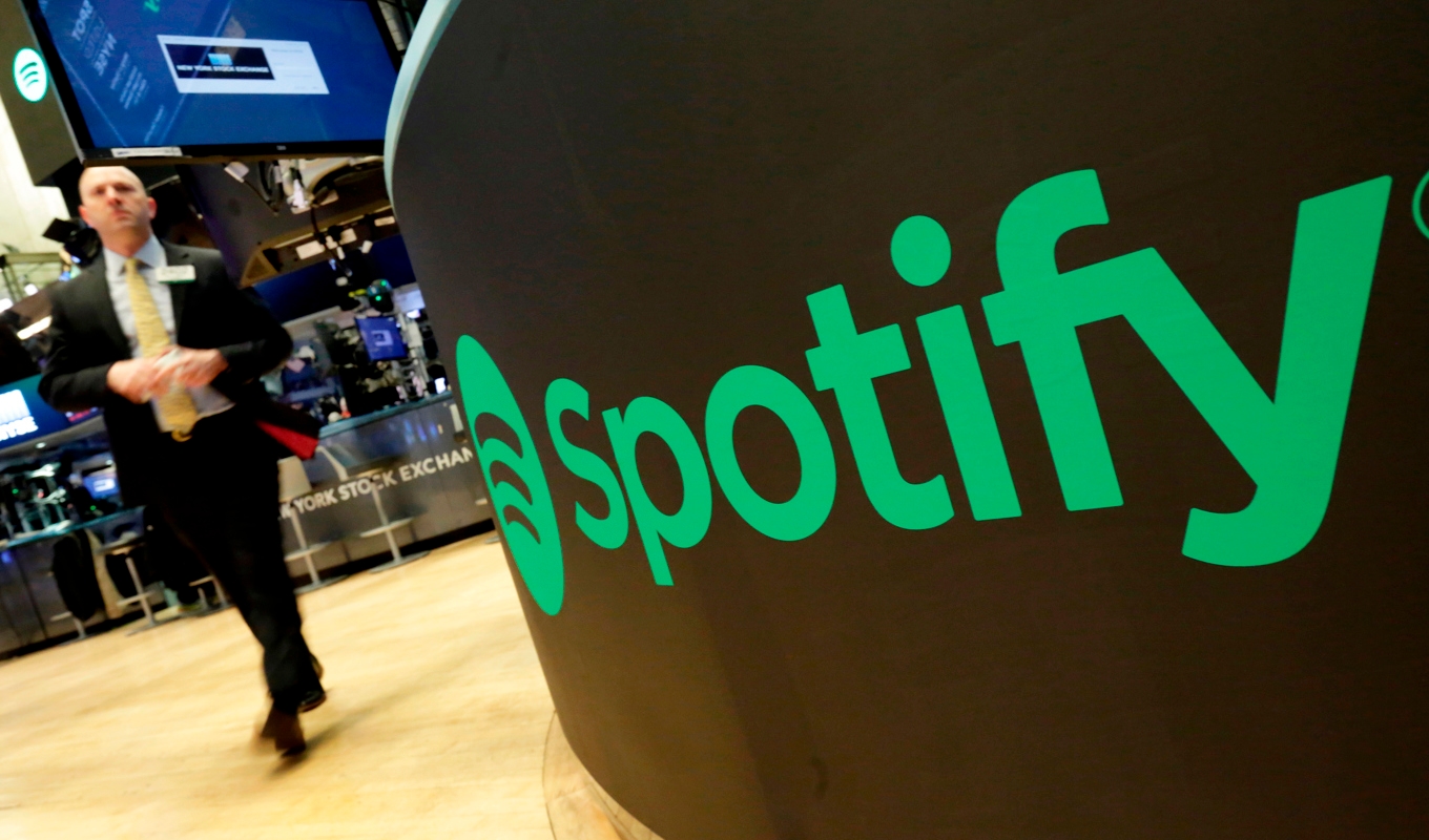 Spotify drar ned personalstyrkan kraftigt. Arkivbild. Foto: Richard Drew AP/TT