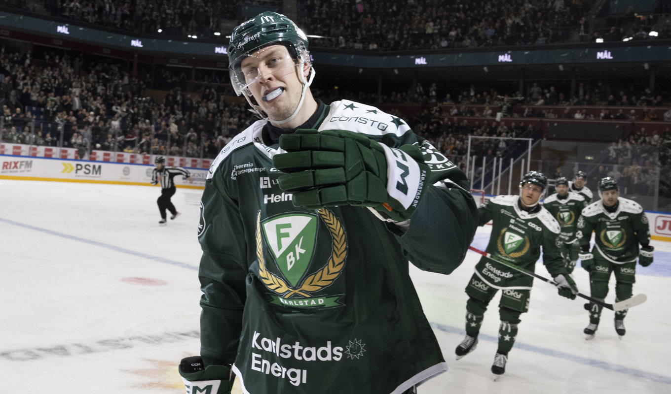 Färjestads Victor Ejdsell låg bakom segern mot Skellefteå i CHL. Arkivbild. Foto: Tommy Pedersen/TT