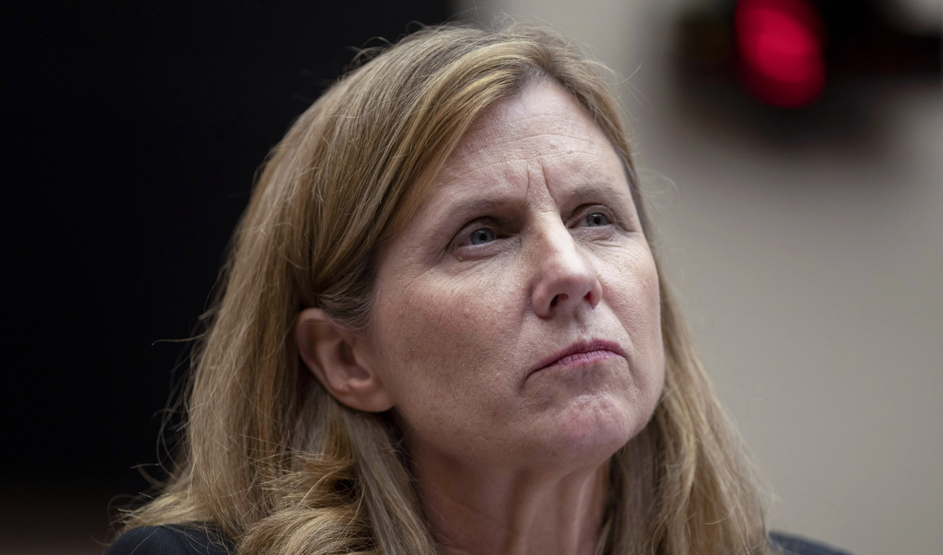 Elizabeth Magill, chef för elituniversitetet University of Pennsylvania, avgår efter att ha hamnat i blåsväder i kölvattnet på en utfrågning i kongressen om hur skolan hanterar uppmaningar till folkmord. Foto: Mark Schiefelbein AP/TT