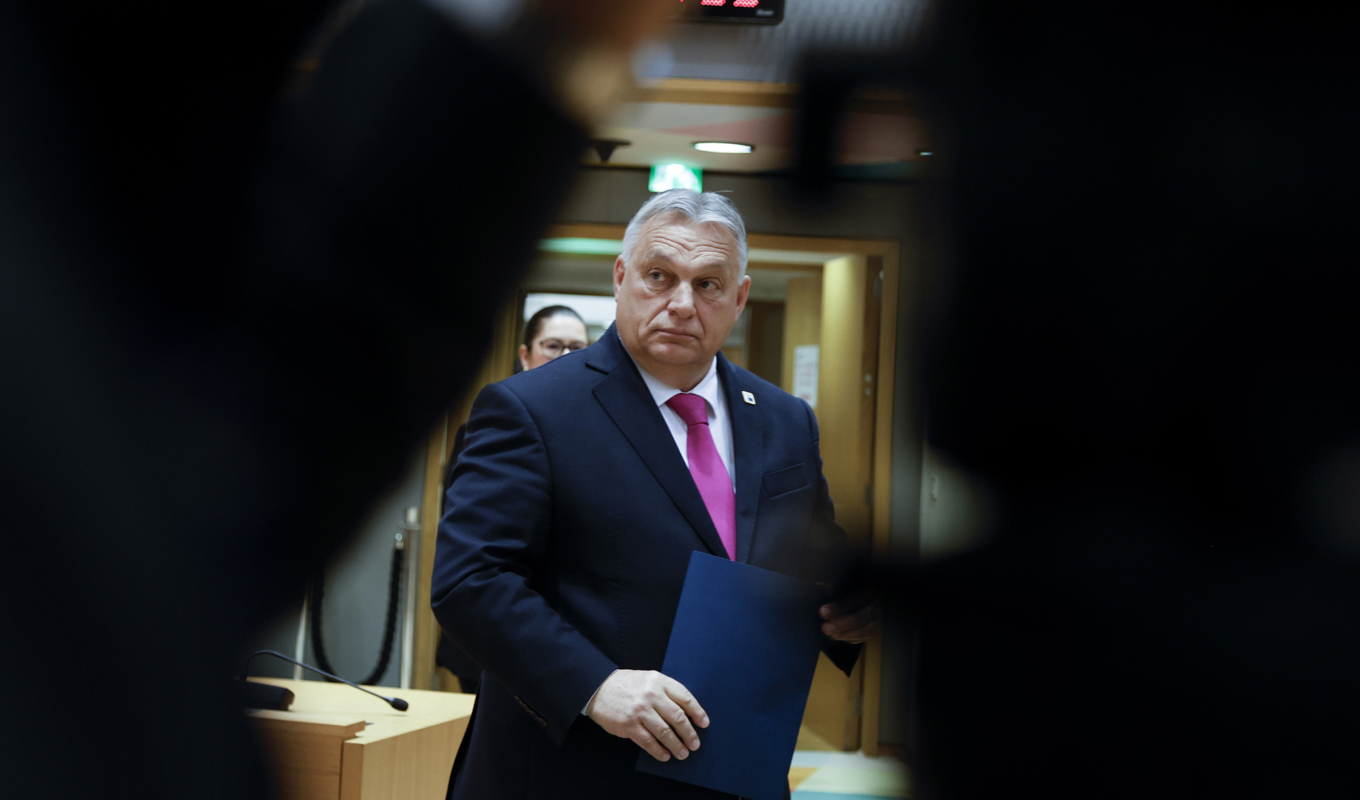 Ungerns premiärminister Viktor Orbán har motsatt sig att EU inleder medlemssamtal med Ukraina. Trots det kom EU-ledarna överens på torsdagen. Foto: Omar Havana/AP/TT