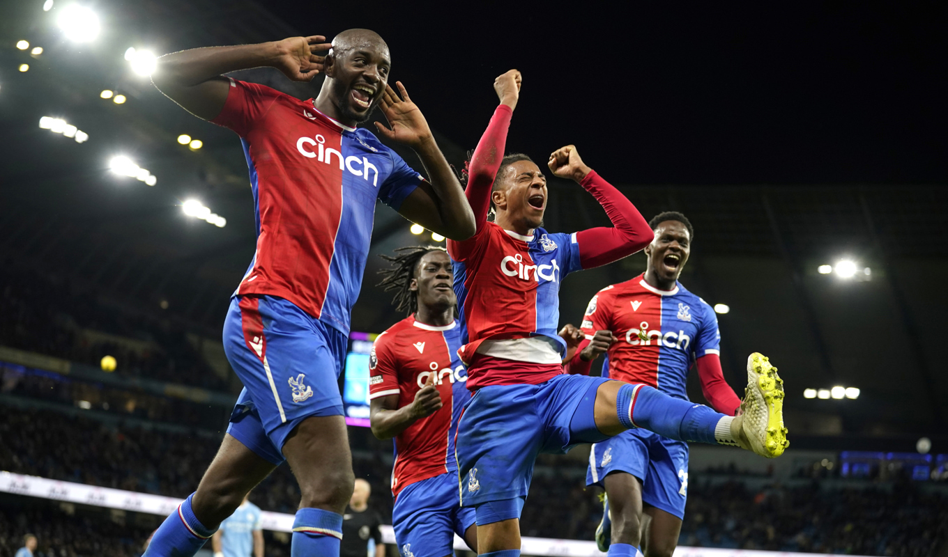 Jubel i Crystal Palace efter en sen kvittering. Foto: Dave Thompson/AP/TT