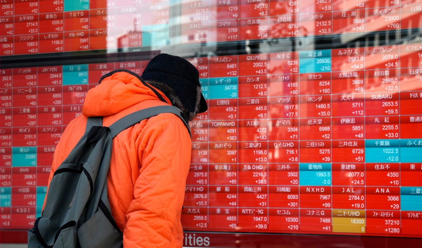 Dystert på Tokyobörsen. Arkivbild. Foto: Eugene Hoshiko/AP/TT