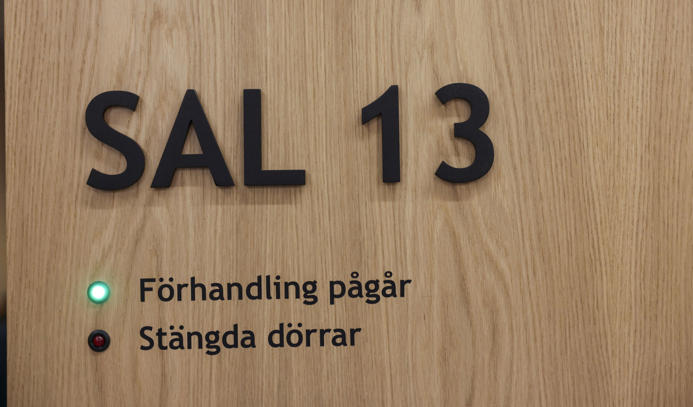 Beväpnad med en ljuddämpad pistol försökte 17-åringen locka ut en familj ur deras hus i Uppsala. Nu har han fått sin dom. Arkivbild. Foto: Andreas Hillergren/TT