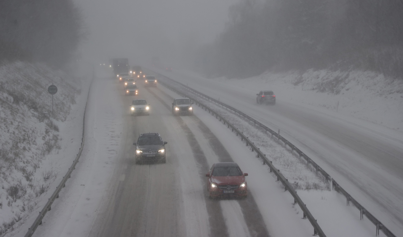 SMHI varnar för snöfall som kan påverka trafiken. Arkivbild. Foto: Adam Ihse/TT