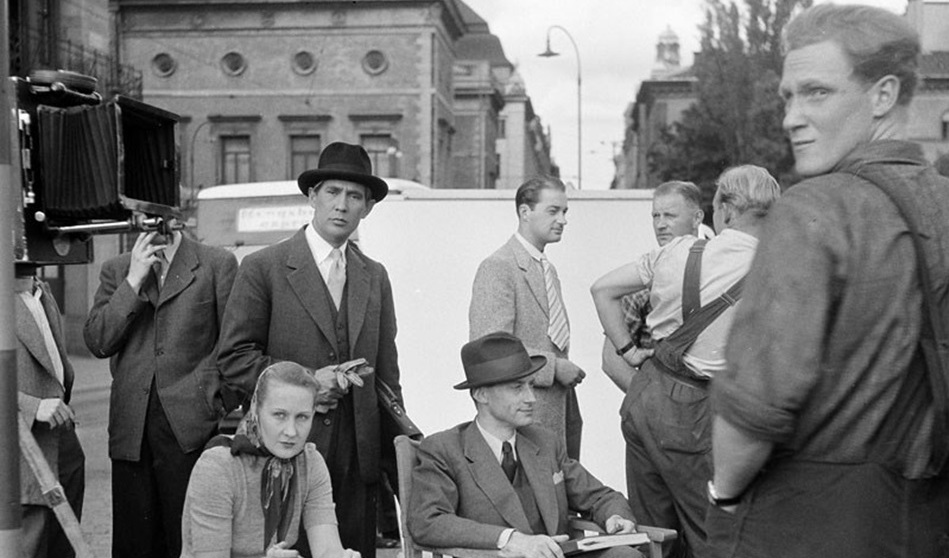 Georg Rydeberg med inspelningsteam – bilden är från inspelningen av Herre med portfölj (1943) i regi av Ragnar Arvedson. Foto: Lennart af Petersens/Stadsmuseet i Stockholm