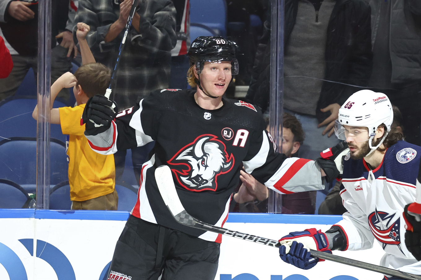 Buffalos svenske backprofil Rasmus Dahlin har för tredje gången tagits ut till NHL:s All Stars-lag. Arkivbild. Foto: Jeffrey T. Barnes/AP/TT
