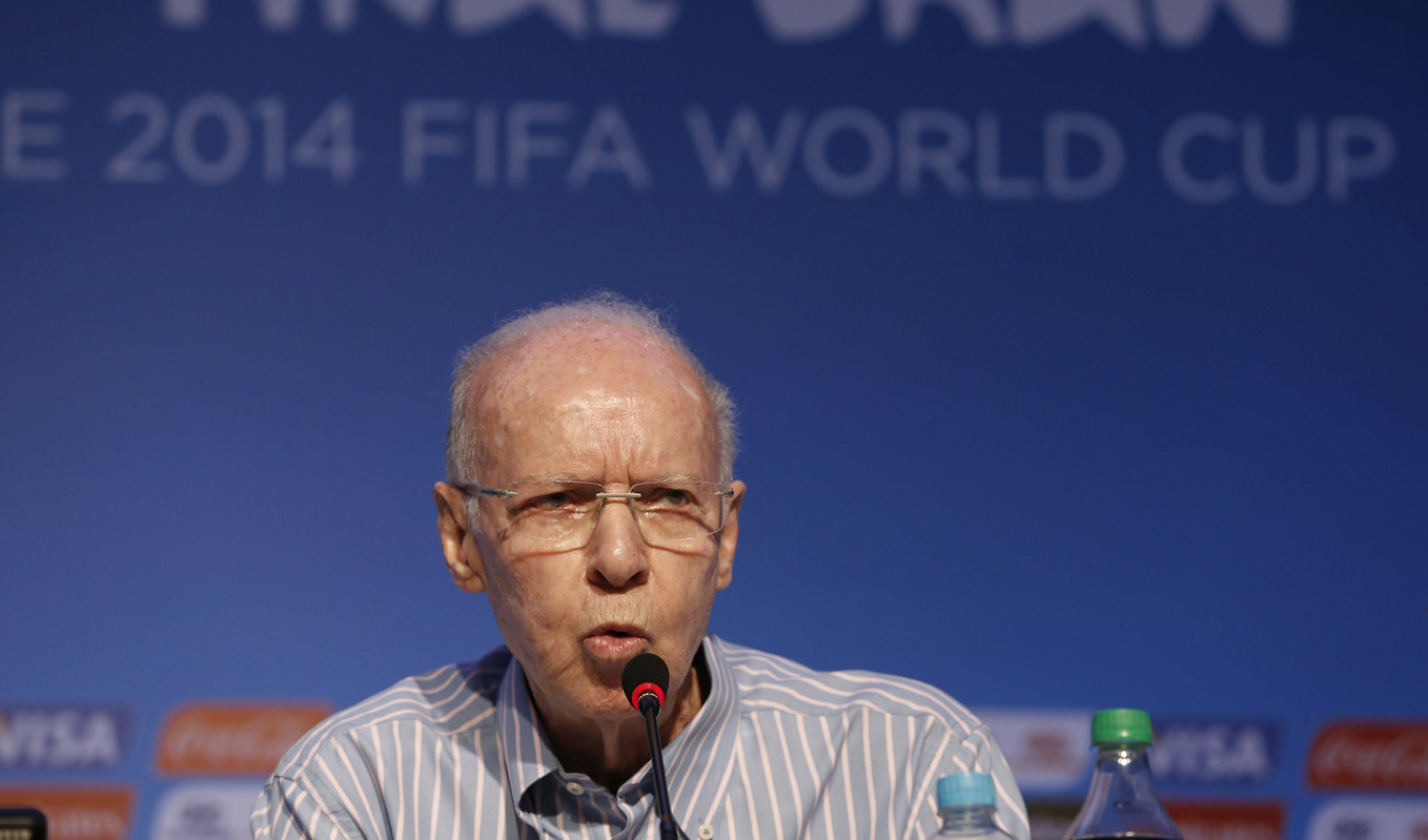 Mario Zagallo vid en presskonferens 2013. Arkivbild. Foto: Silvia Izquierdo/AP/TT