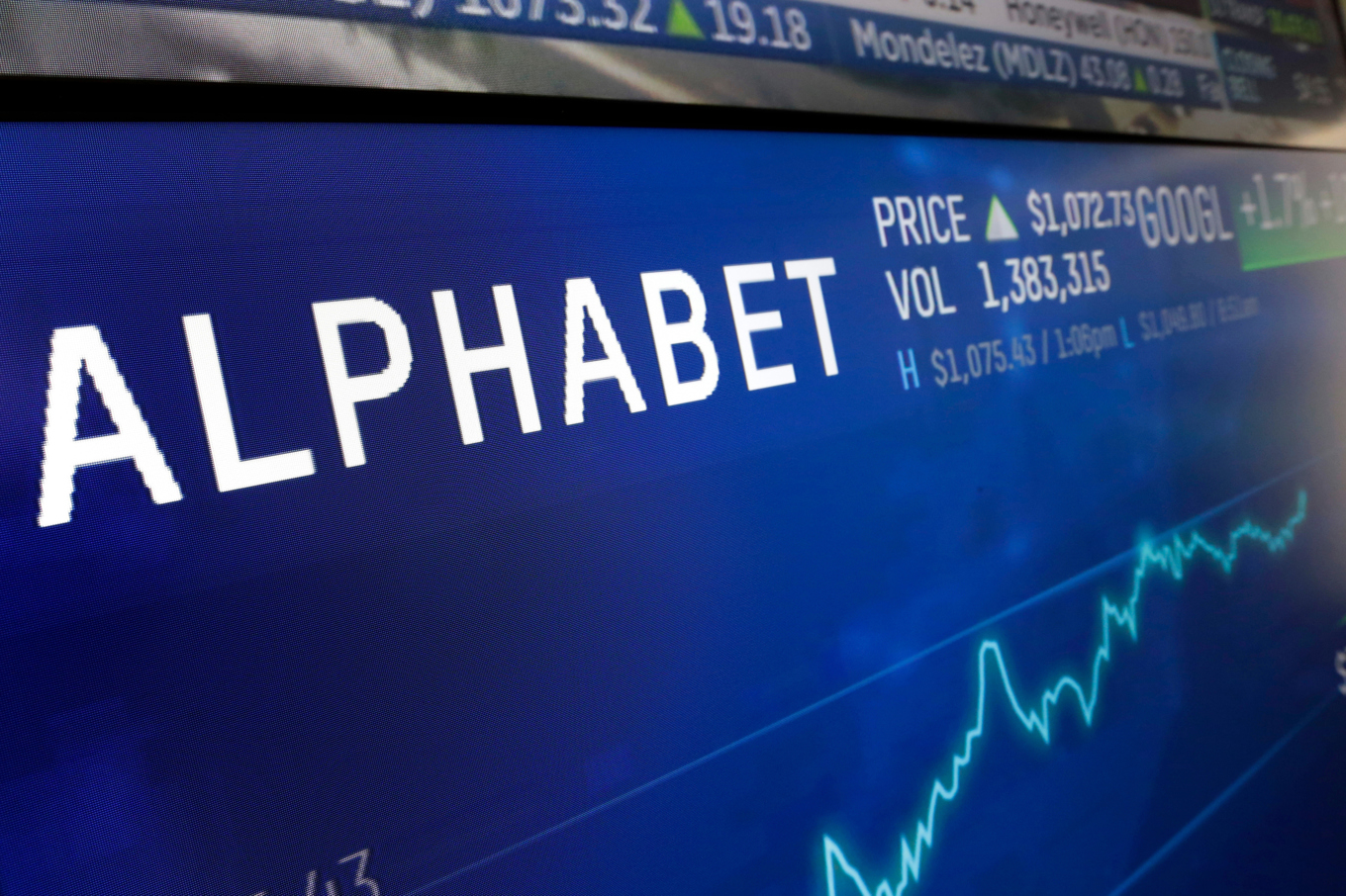 Googles moderbolag Alphabet riskerar mångmiljardböter. Arkivbild. Foto: Richard Drew/AP/TT