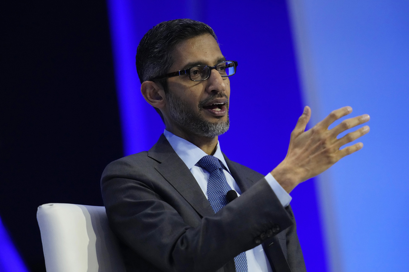 Google-chefen Sundar Pichai sitter kvar. Arkivbild. Foto: Eric Risberg/AP/TT