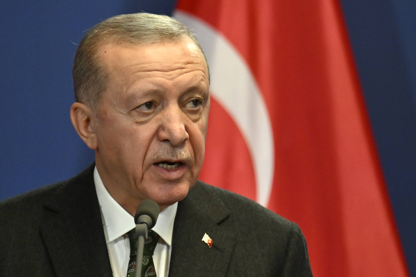 Turkiets president Recep Tayyip Erdogan höll ett extrainsatt säkerhetsmöte under lördagen. Arkivbild. Foto: Denes Erdos/AP/TT