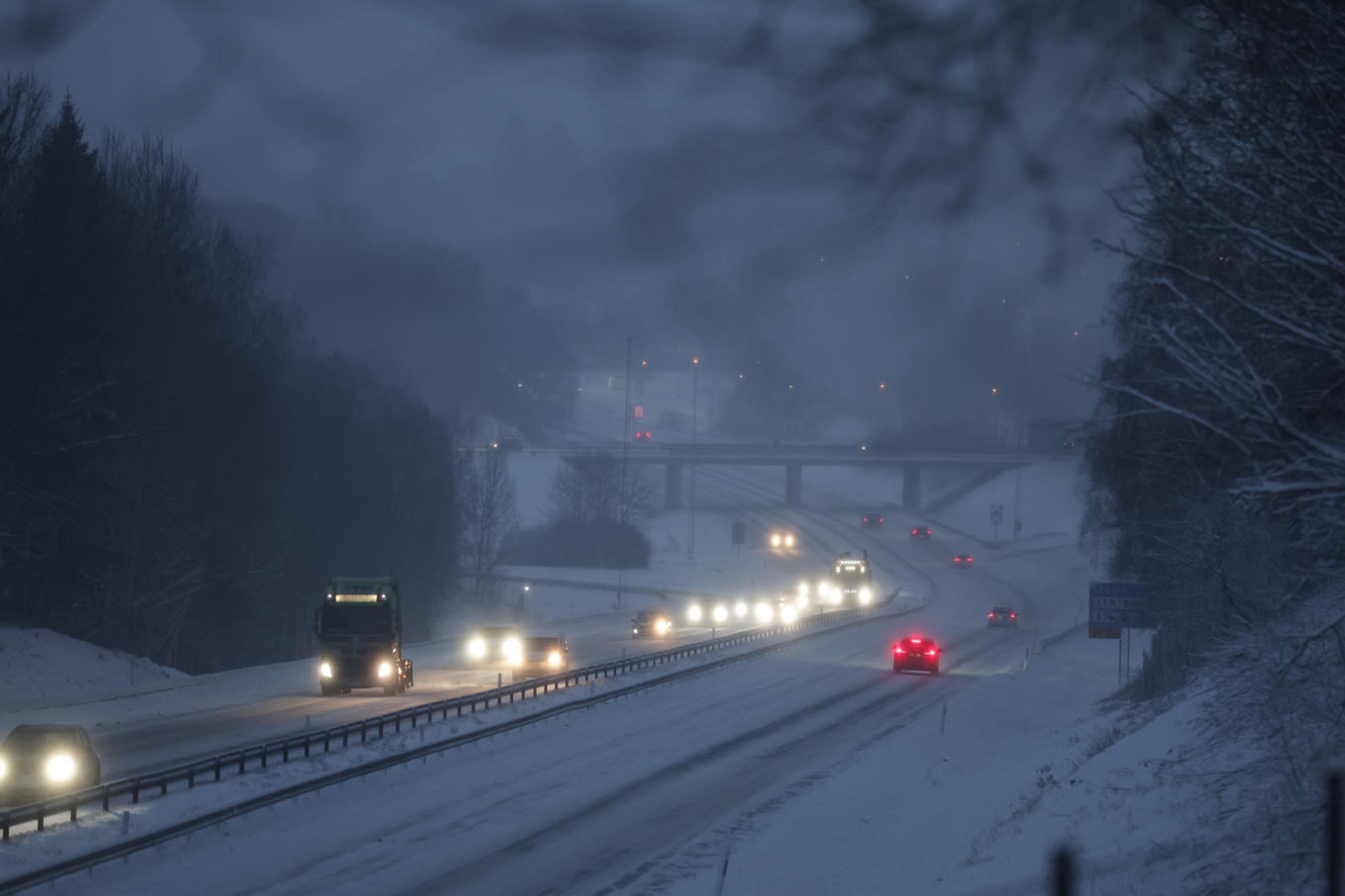 Ett snöoväder har dragit in över Västsverige under onsdagsmorgonen. Foto: Adam Ihse/TT