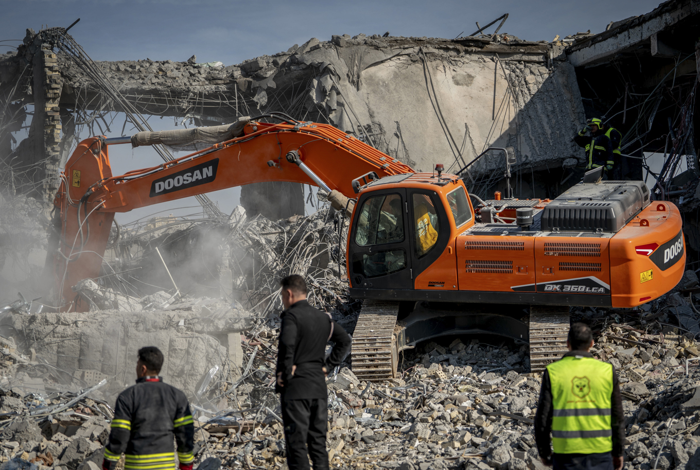 Enligt det lokala kurdiska styret dödades minst fyra civila i tisdagens robotattack i Erbil. Foto: Julia Zimmermann/AP/TT
