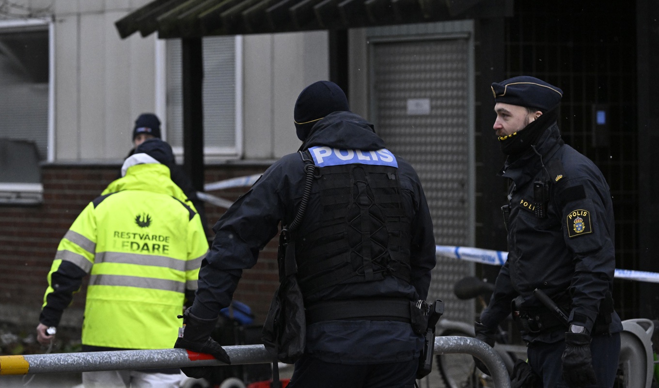 Tre personer har allvarliga skador efter en lägenhetsbrand i Helsingborg, enligt Region Skåne. Foto: Johan Nilsson/TT