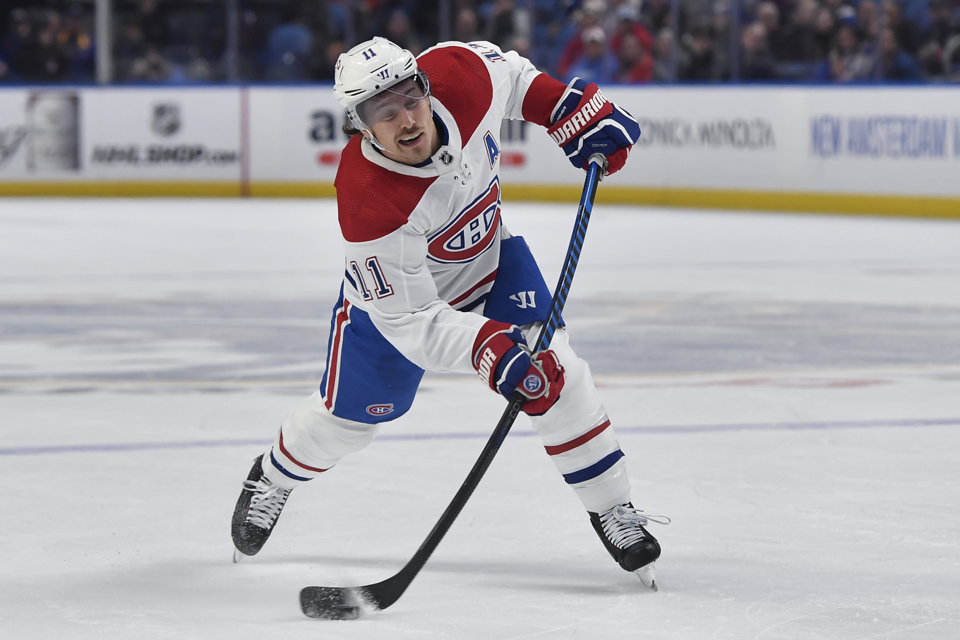 Montrealforwarden Brendan Gallagher stängs av fem matcher och får böta 170|000 dollar, cirka 1,7 miljoner kronor, av sin lön till en spelarfond efter en huvudtackling mot Adam Pelech i New York Islanders. Arkivbild. Foto: Adrian Kraus/AP/TT