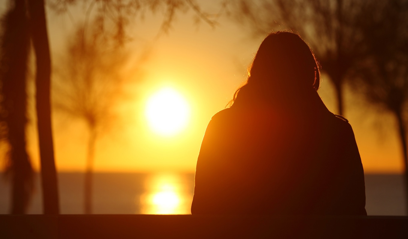 En mamma som har förlorat vårdnaden om sitt barn hävdar att socialsekreterare har skrivit om ett läkarutlåtande och fabricerat en orosanmälan i syfte att hindra henne från att få vårdnaden. Personen på bilden är inte kopplad till texten. Foto: Shutterstock