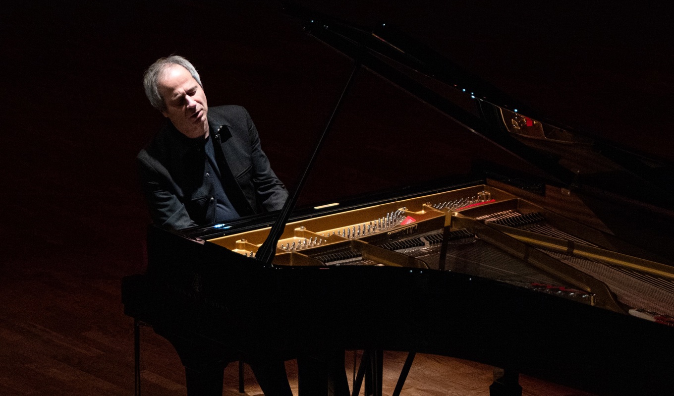 Anderszewski har omfattande insikter och förmågor när det gäller tidig modernism, men hans Bachspel väcker många frågor. Foto: Yanan Li