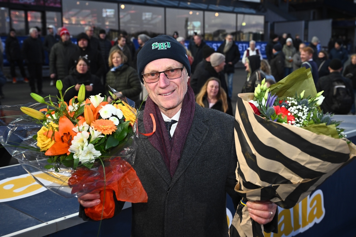 Stig H Johansson hyllades inför publiken på Solvalla. Foto: Claudio Bresciani/TT