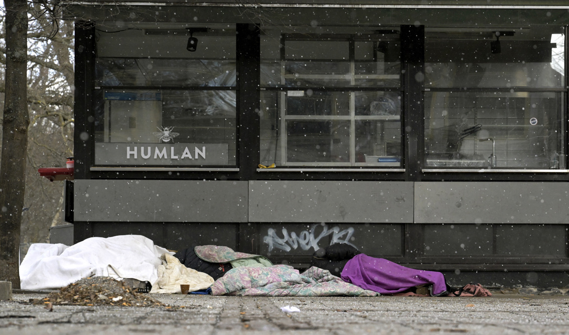 Frivilliga organisationer och privata aktörer får till stor del ta hand om hemlöshetsproblemet. Arkivbild. Foto: Janerik Henriksson/TT