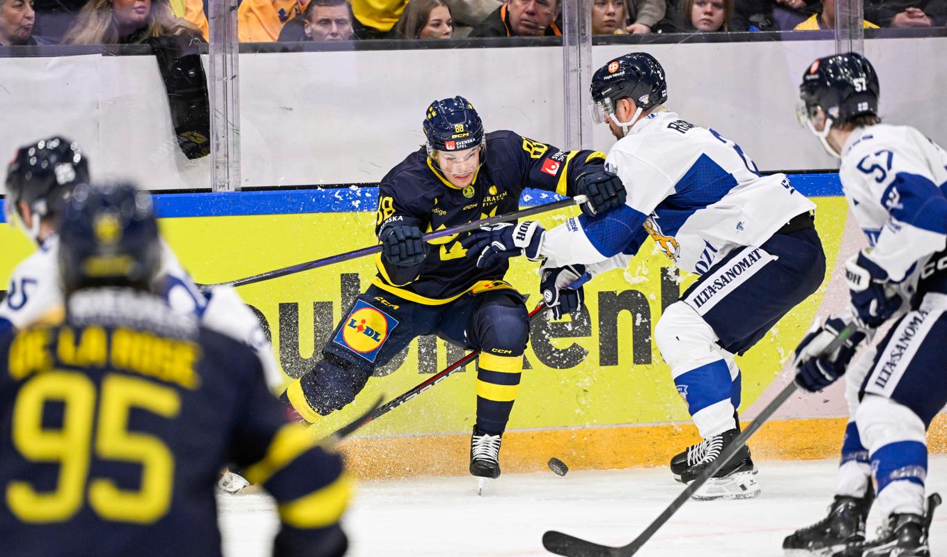 Det blev förlust för Tre Kronor i gruppfinalen mot Finland i Beijer Hockey Games. Foto: Pontus Lundahl/TT