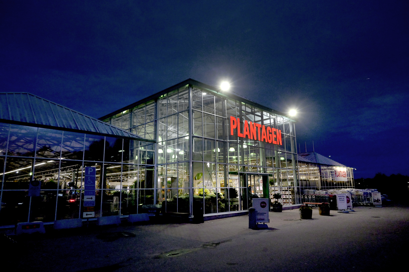 Exteriör på en Plantagenbutik i Bromma som säljer bland annat blommor, trädgårdsprodukter och ved. Arkivbild. Foto: Janerik Henriksson/TT