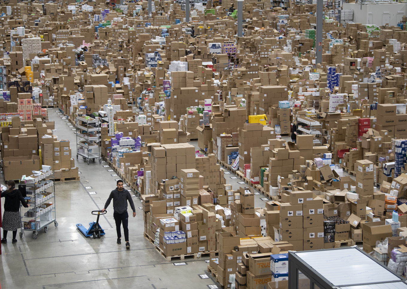 Många paket på väg. Arkivbild. Foto: Fredrik Sandberg/TT