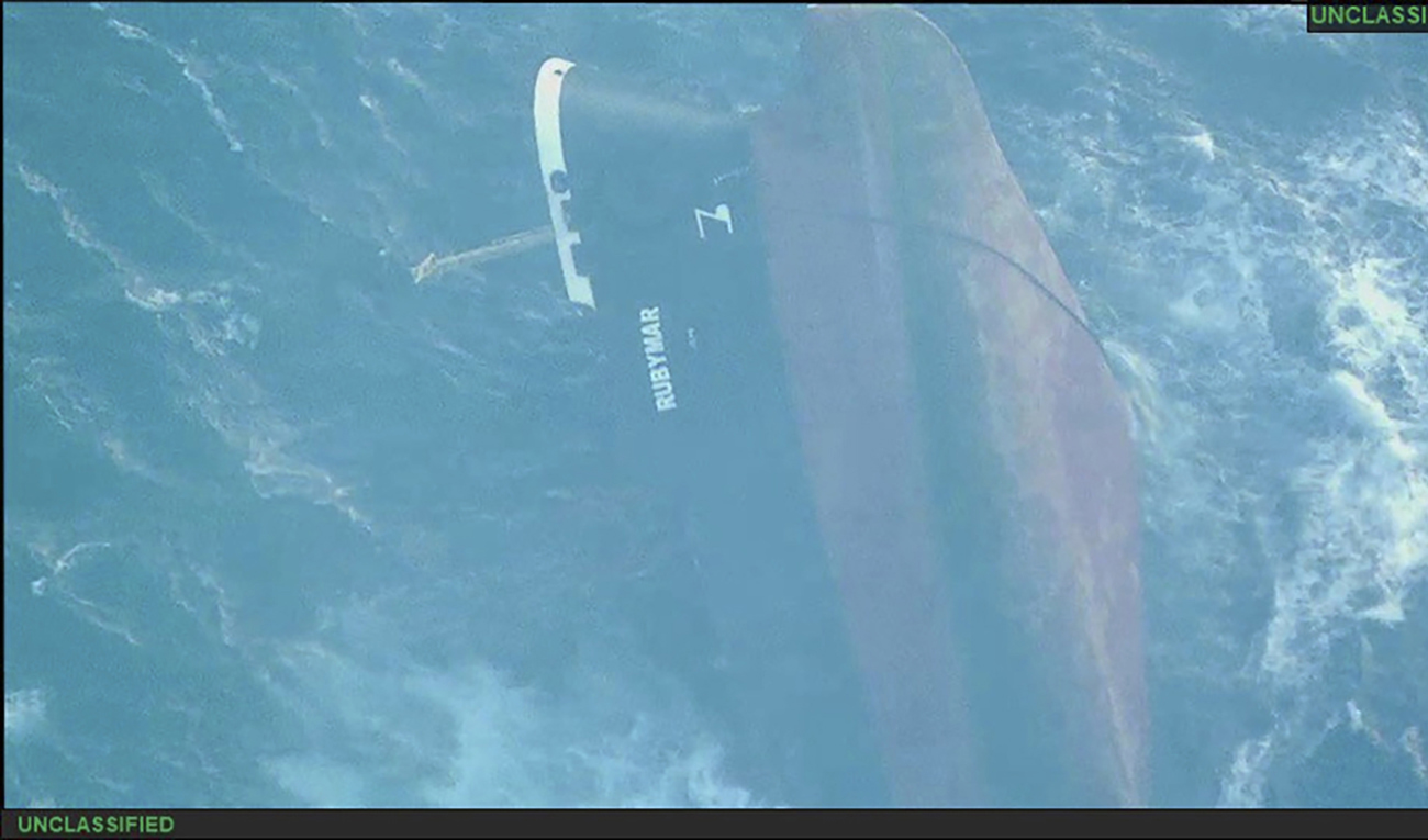 Lastfartyget Rubymar har sjunkit i Röda havet. Foto publicerat 3 mars av den amerikanska militärens centralkommando. Foto: Amerikanska militärens centralkommando/AP/TT