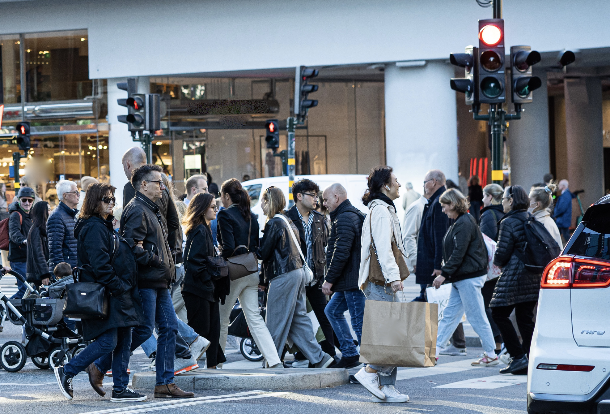 Många svenskar tror på demokrati, men bara varannan upplever att de har möjlighet att vara med och påverka samhällsutvecklingen, enligt en ny rapport. Foto: Sofia Drevemo