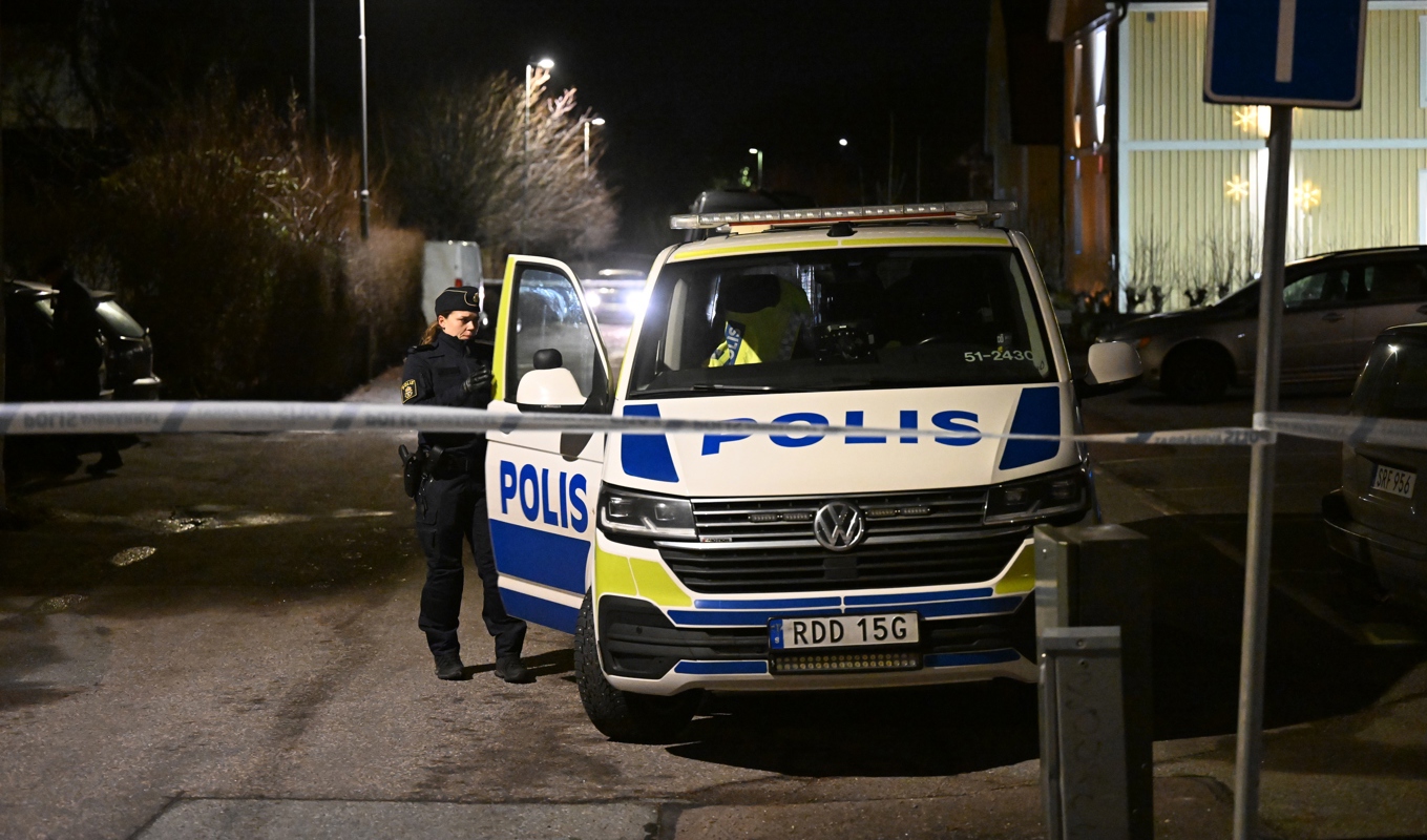 Polis på platsen för det misstänkta dubbelmordet i Grimmered i början av februari. Foto: Björn Larsson Rosvall/TT