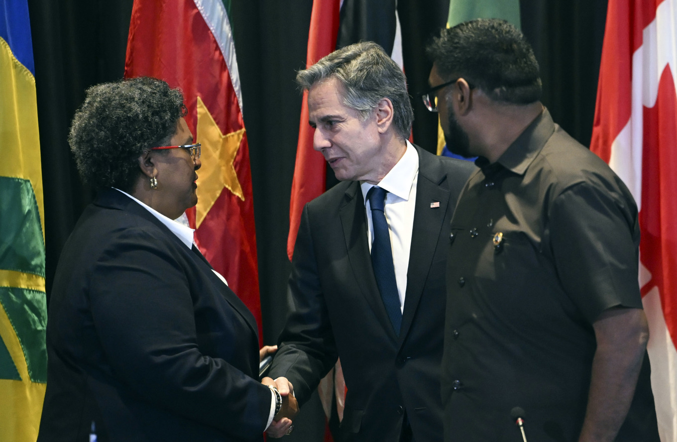 Guyanas president Irfaan Ali (t h), USA:s utrikesminister Antony Blinken (mitten) och Barbados premiärminister Mia Mottley vid krismötet om Haiti på Jamaica. Foto: Andrew Caballero-Reynolds/AP/TT