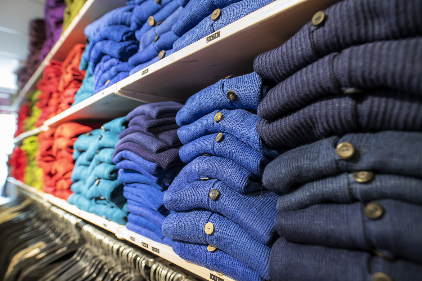 Försäljningen av kläder ökade med 5,4 procentenheter i februari. Arkivbild. Foto: Suvad Mrkonjic/TT