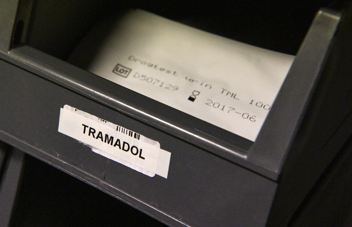 Låda med drogtest som indikerar tramadol i urin. Drogtester på anställda blir nu allt vanligare bland arbetsgivare. Arkivbild. Foto: Johan Nilsson/TT