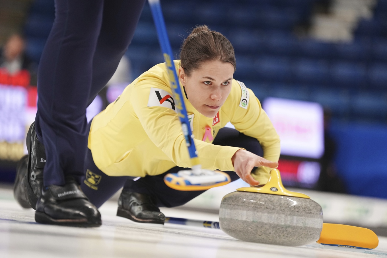 Svenska skippern Anna Hasselborg under måndagens match mot Nya Zeeland. Foto: Darren Calabrese/AP/TT