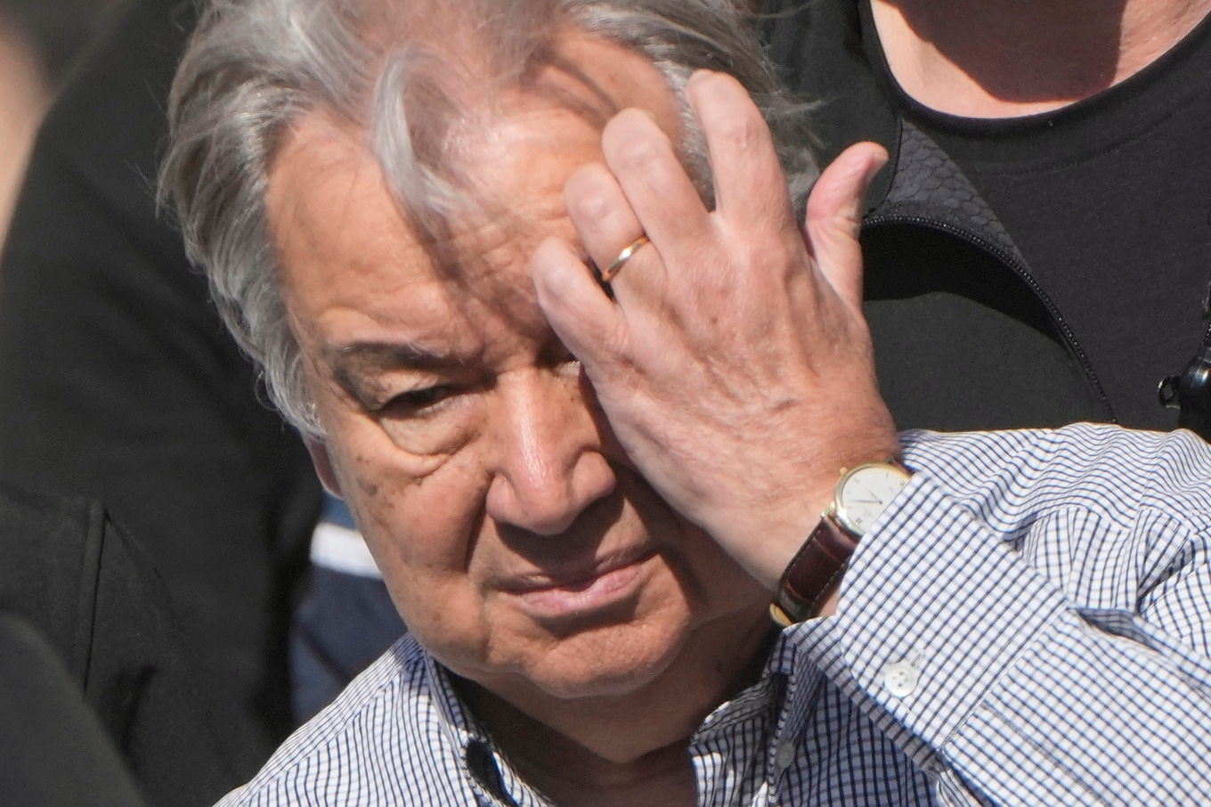 FN:s generalsekreterare António Guterres vid Egyptens gräns mot Gaza. Foto: Amr Nabil/AP/TT