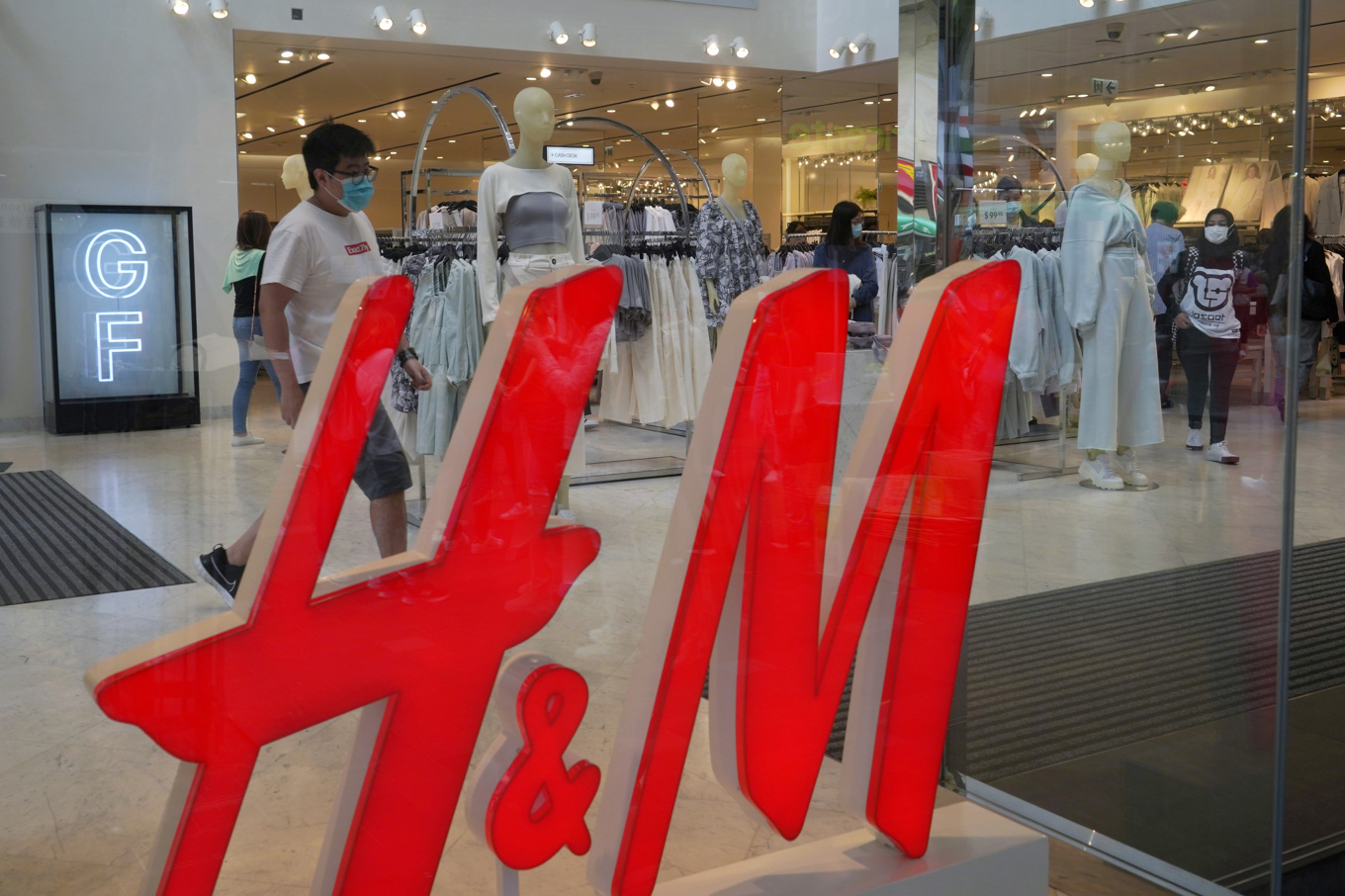 En H&M-butik i Hongkong. Arkivbild. Foto: Kin Cheung/AP/TT