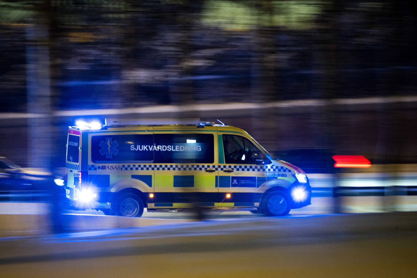 Nedkylningen kan börja redan i patientens bostad och fortsätta i ambulansen. Arkivbild. Foto: Pontus Lundahl/TT