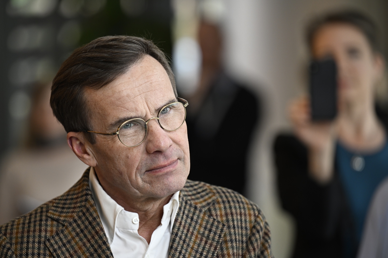 Statsminister Ulf Kristersson vill inte gissa om folk har gett sig ut på onödiga resor med fel däck. Foto: Johan Nilsson/TT