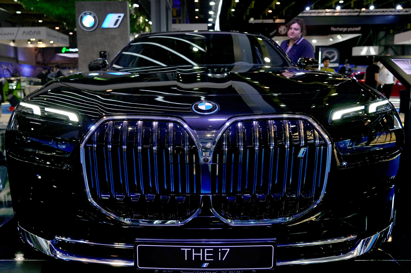 Elbilsförsäljningen ökar kraftigt för tyska BMW. Arkivbild Foto: Bilal Hussein AP/TT