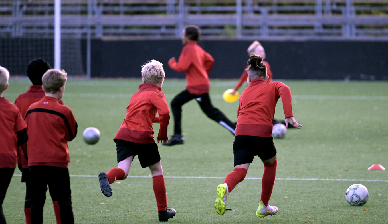 Riksidrottsförbundet och Sisu Idrottsutbildarna vill sätta ljus på hur barn och ungdomar kan tävla på rätt sätt. Arkivbild. Foto: Janerik Henriksson/TT