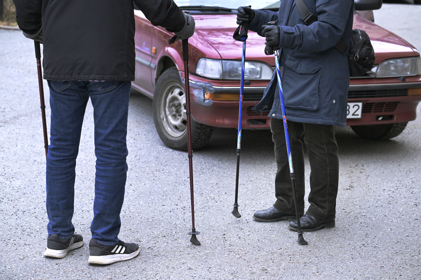 Ett pensionärspar redo med gåstavarna. Arkivbild. Foto: Janerik Henriksson/TT