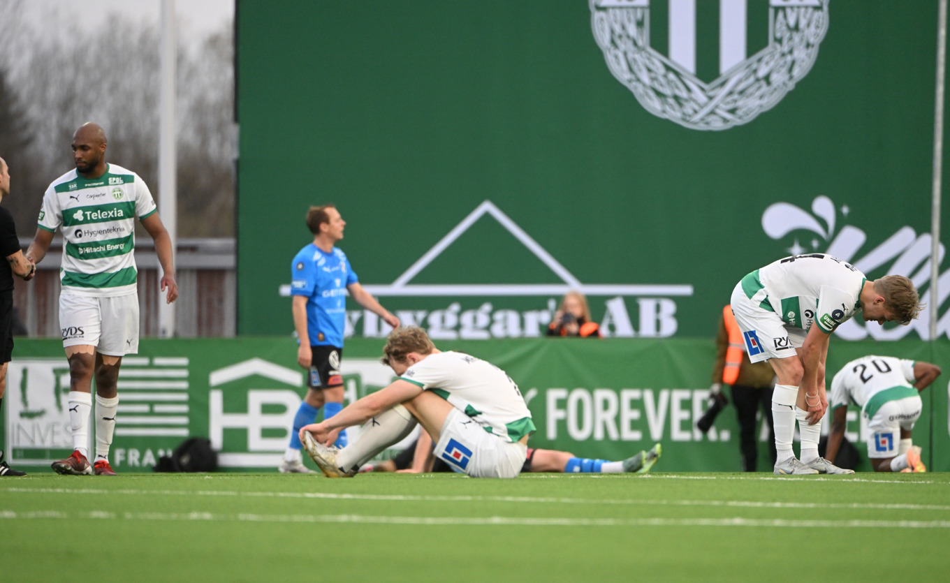 Västeråsspelarna deppar efter tredje raka förlusten i allsvenskan. Foto: Fredrik Sandberg/TT