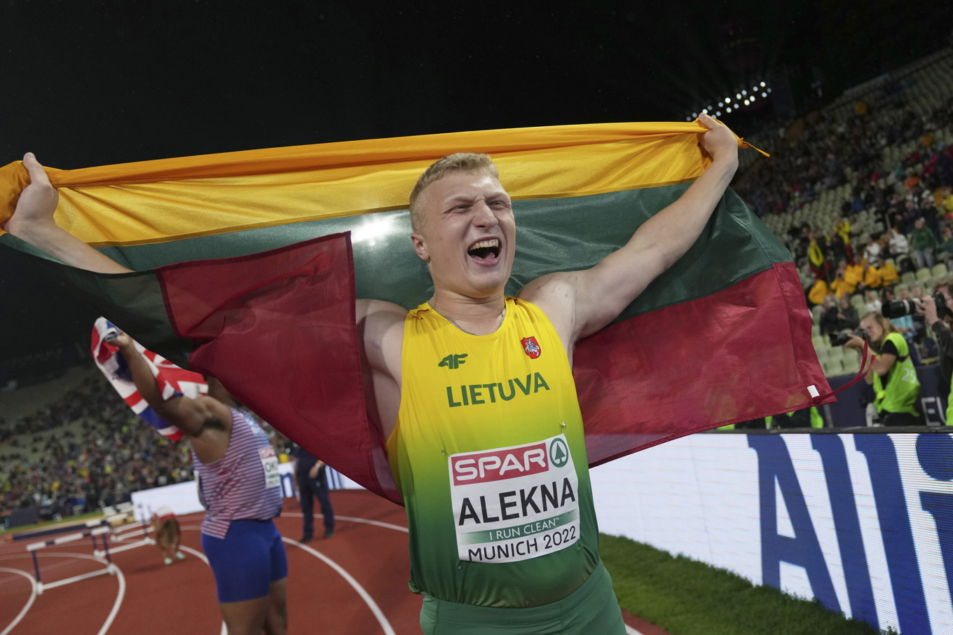Mykolas Alekna efter sitt EM-guld 2022. Arkivbild. Foto: Matthias Schrader/AP/TT