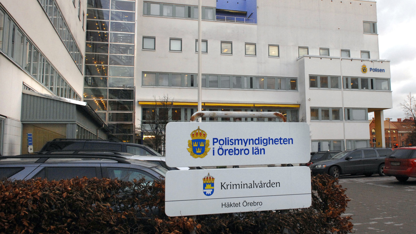 Polishuset i Örebro har inrymts efter att ett föremål upptäckts vid entrén. Arkivbild. Foto: Conny Sillén / TT