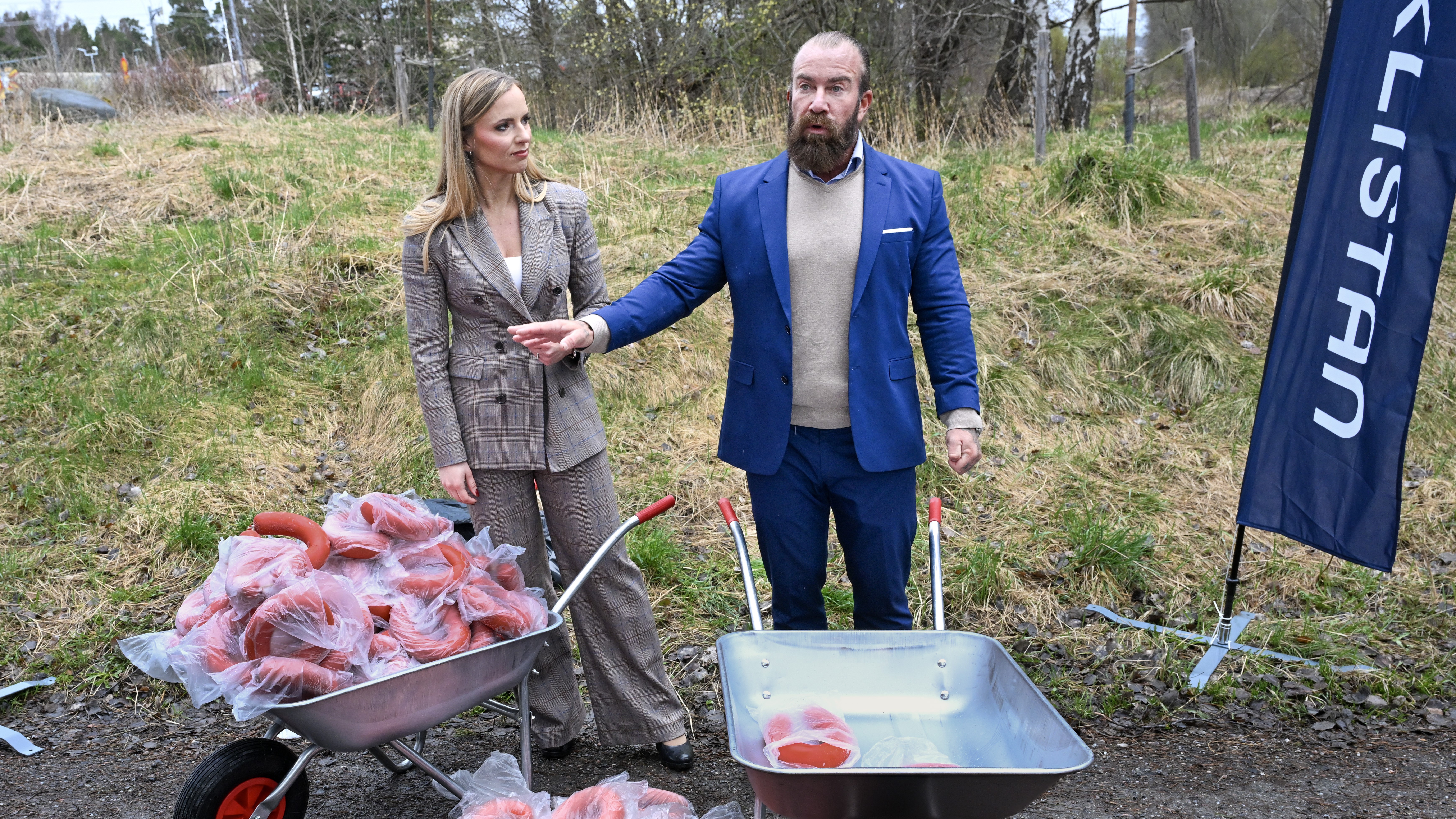 Folklistans toppduo Jan Emanuel Johansson och Sara Skyttedal på en presskonferens tidigare i veckan. Arkivbild. Foto: Jonas Ekströmer/TT