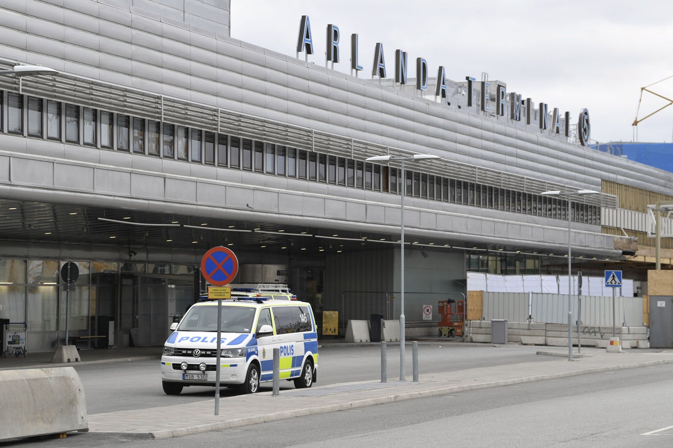 Polis utanför terminal 5 på Arlanda flygplats. Bilden är från ett tidigare tillfälle. Foto: Pontus Lundahl/TT