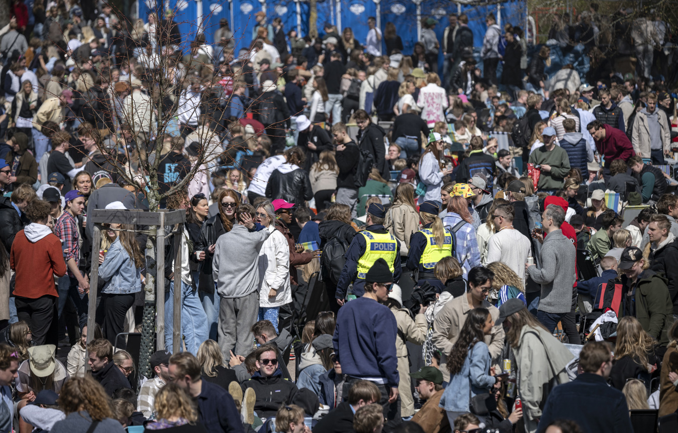 Fullsatt i Stadsparken i Lund när studenterna firade in våren med den traditionsenliga spontanfesten på siste april. Arkivbild från förra årets firande. Foto: Johan Nilsson/TT